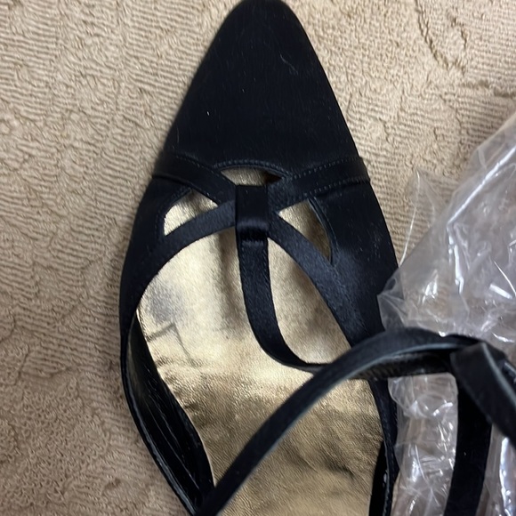 Gorgeous satin black shoes by Bally! So elegant! Size 7, very good comdition, - Picture 2 of 7